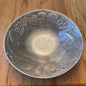 Wilton Armetale - vintage fruit bowl